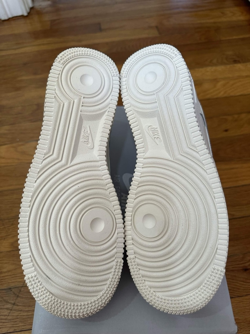 *Slightly Used* Nike Air Force Women White Purple (DV7470-100) Size 8W - Picture 11 of 11